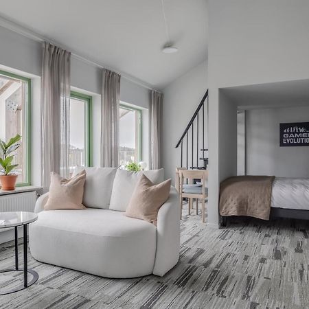 Homex Hotel For Gamers Täby Екстериор снимка