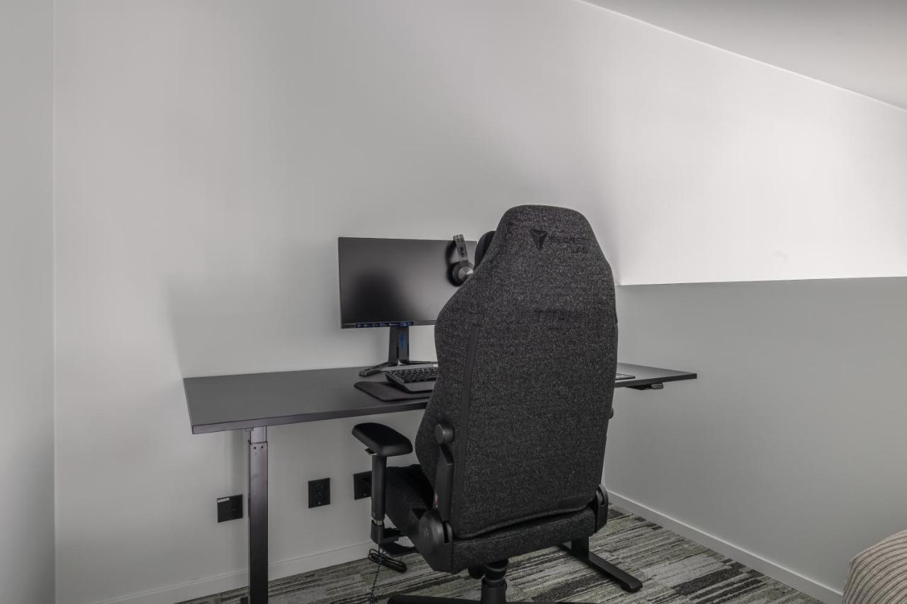 Homex Hotel For Gamers Täby Екстериор снимка