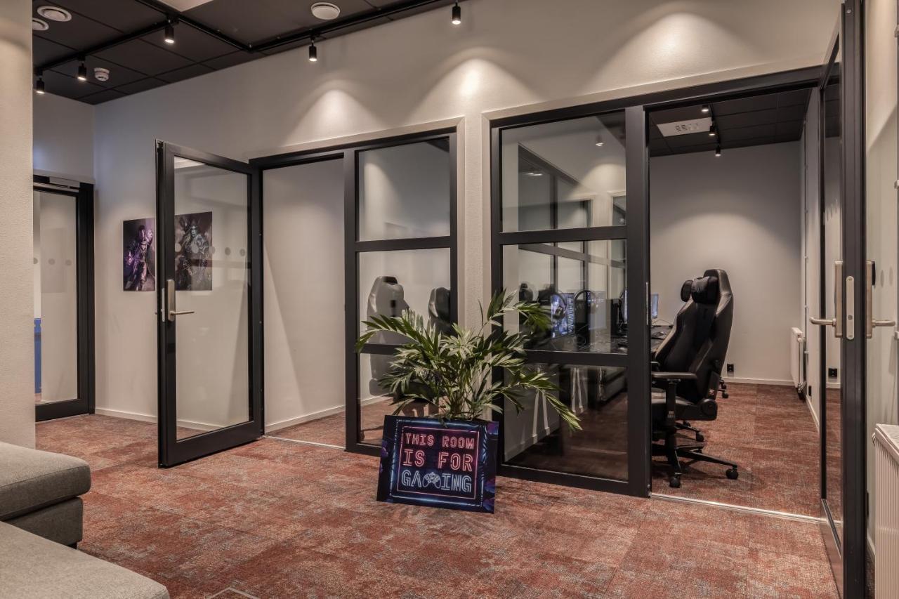 Homex Hotel For Gamers Täby Екстериор снимка