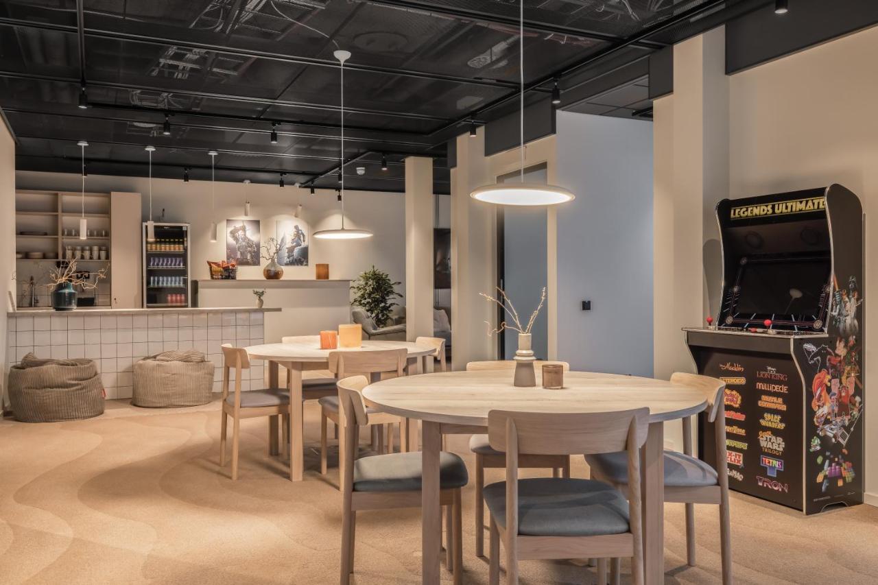 Homex Hotel For Gamers Täby Екстериор снимка